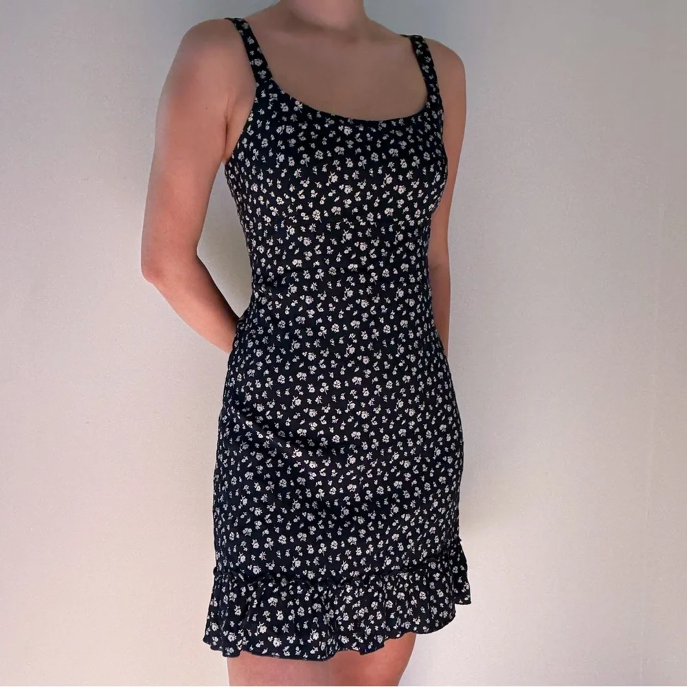 Brandy Melville Colleen Dress - Picture 1 of 5